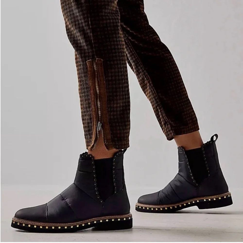 NWOT Free People Atlas Puffer Chelsea Stud Boot - Picture 1 of 7